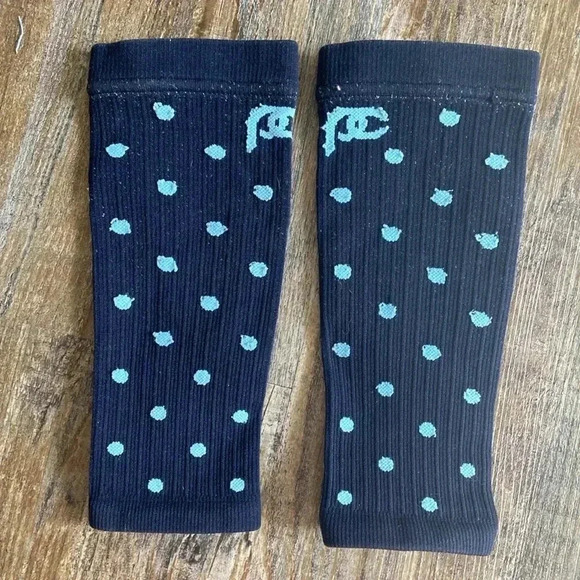 Pro Compression | Navy Dots  Calf Sleeves - Picture 3 of 6